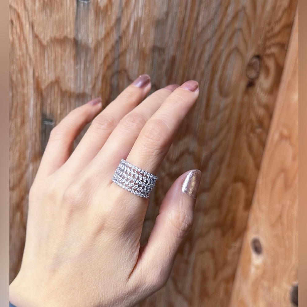 New Full Of Shining Zirconia Ring Size 6